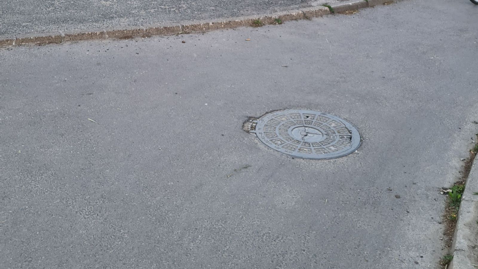 Prijava oštećenja šahta na bic. stazi