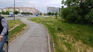 Nedostatak biciklističkih staza u Ul. Radomira Raše Radujkova i Bul. vojvode Stepe