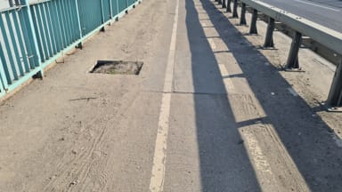 Prijava oštećenja - rupa na trotoaru i bic. stazi, Bulevar Evrope