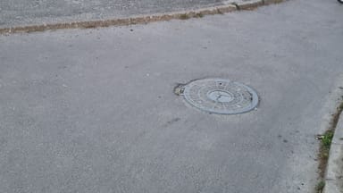 Prijava oštećenja šahta na bic. stazi