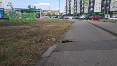Prijava oštećenja bic. infrastrukture na Bul. vojvode Stepe (kod OMV pumpe)