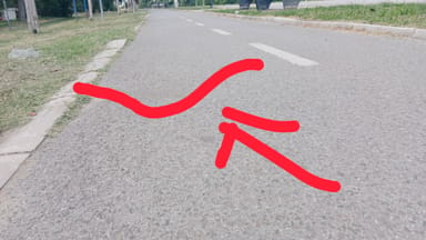 Rupa na bic. stazi na Sunčanom keju